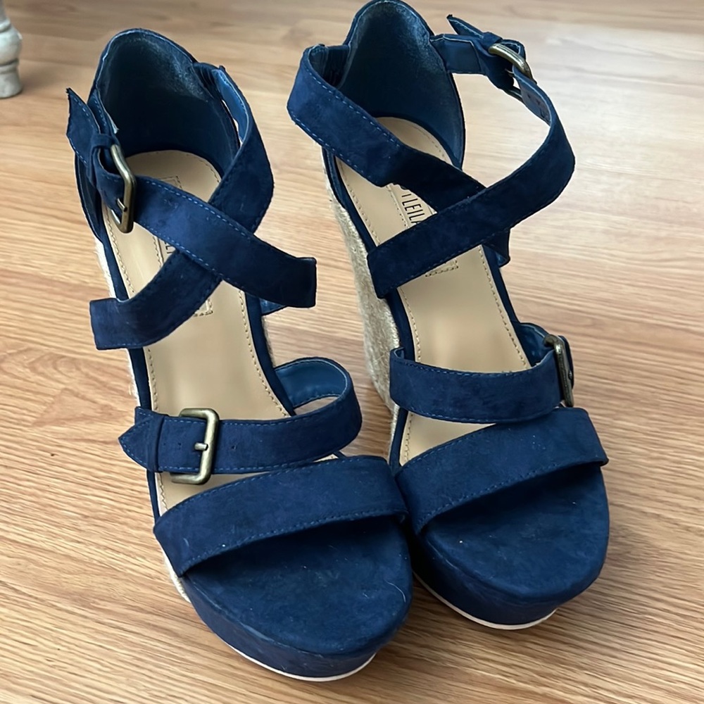 Ladies wedges! Worn once!